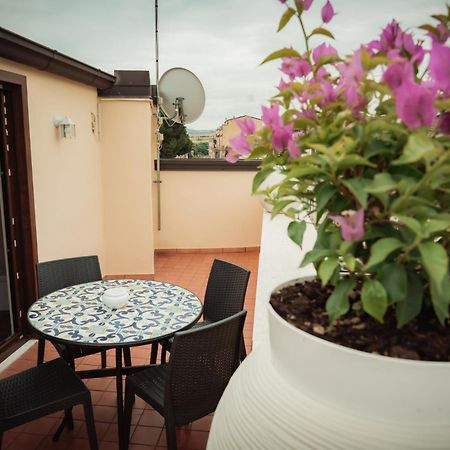 La Terrazza Dei Gemelli - Casa Vacanze Venosa Luaran gambar